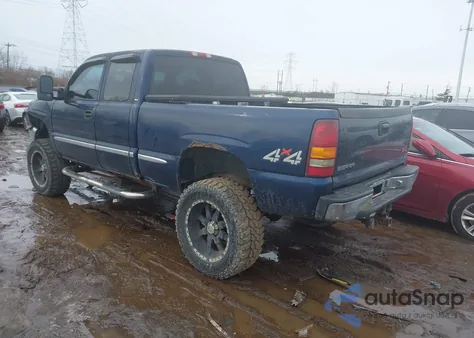 2001 GMC Sierra 1500 Sle z USA, uszkodzony, nr VIN 1GTEK19T81E265451